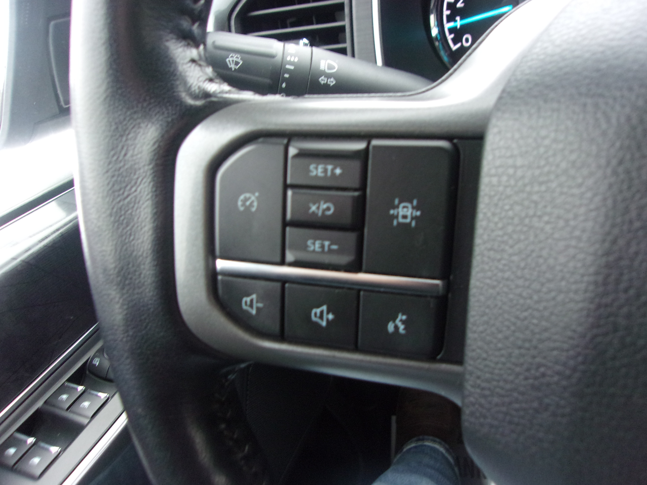 Ford F-150 XLT 4WD SuperCrew 5.5' Box 2022