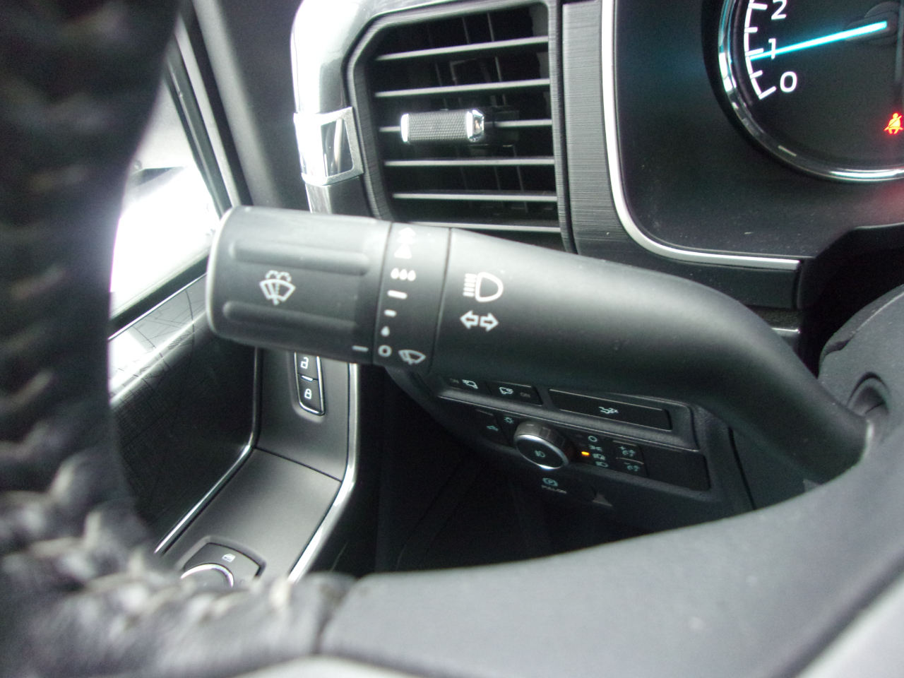 Ford F-150 XLT 4WD SuperCrew 5.5' Box 2022