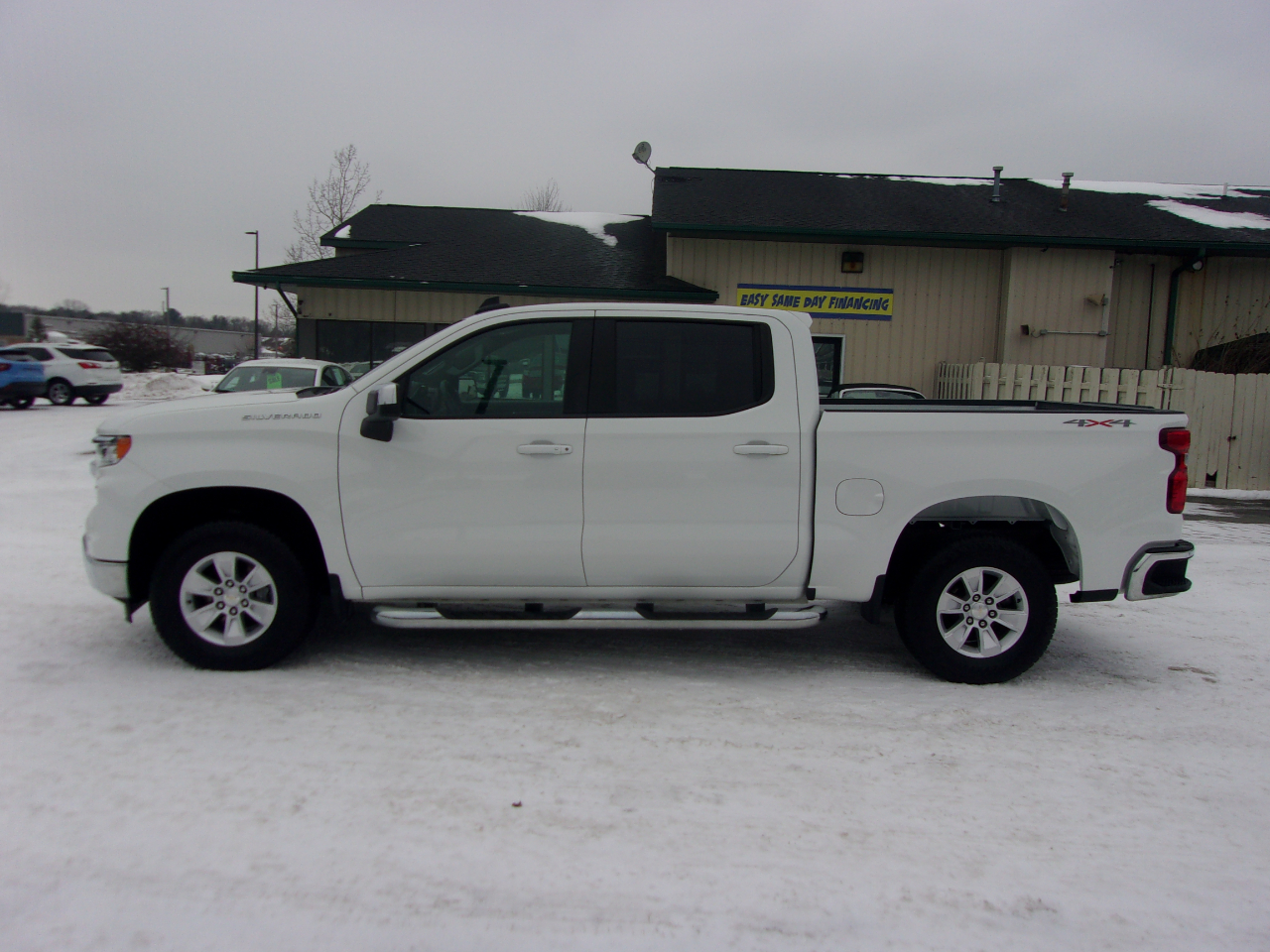 Chevrolet Silverado 1500 4WD Crew Cab 147" LT w/1LT 2022