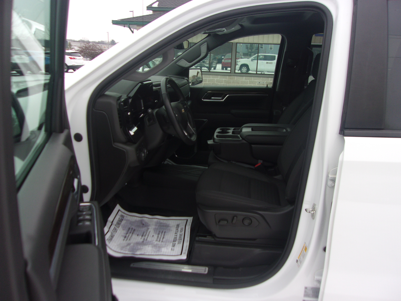 Chevrolet Silverado 1500 4WD Crew Cab 147" LT w/1LT 2022