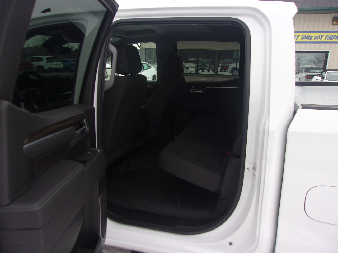 Chevrolet Silverado 1500 4WD Crew Cab 147" LT w/1LT 2022