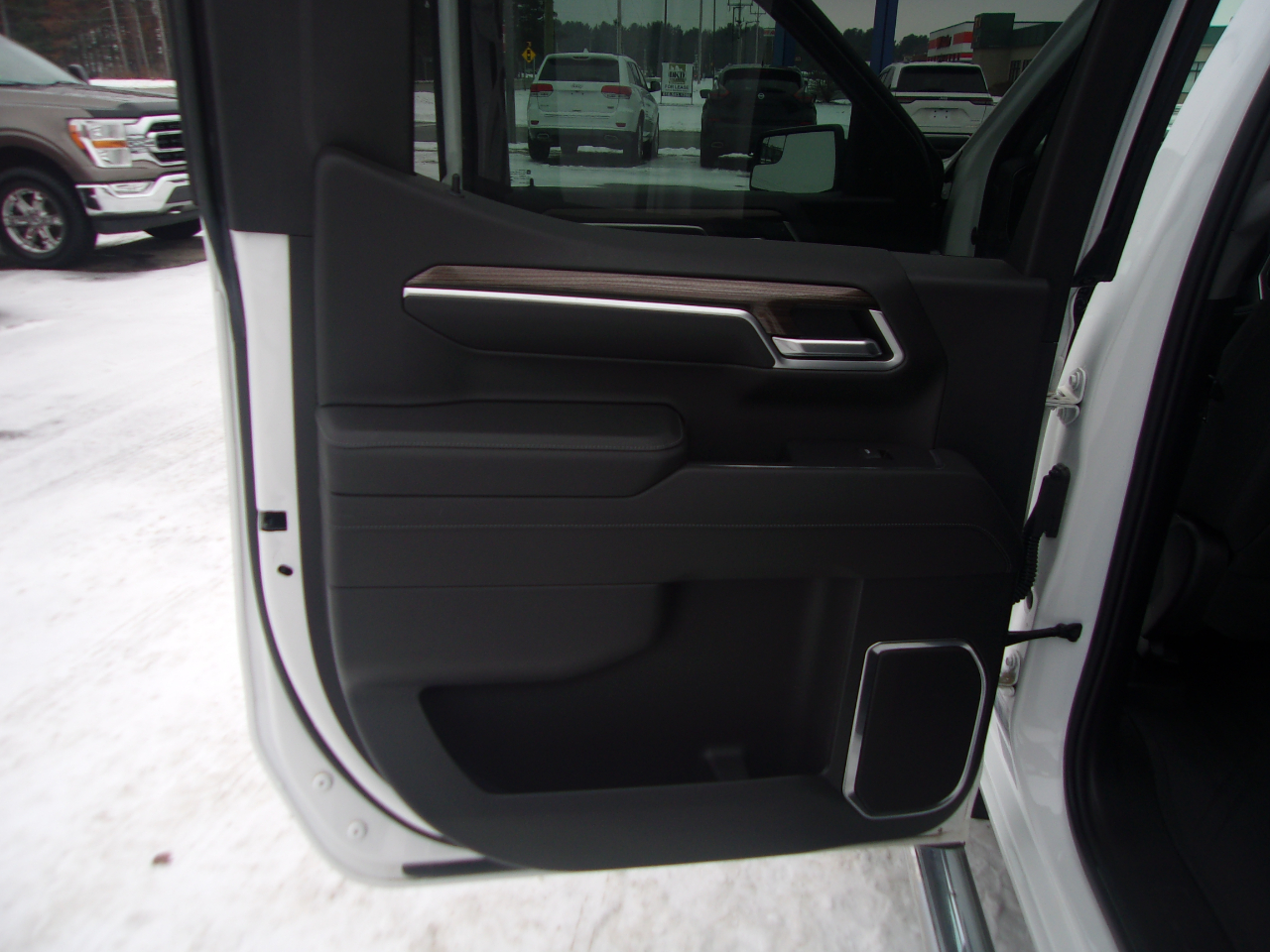 Chevrolet Silverado 1500 4WD Crew Cab 147" LT w/1LT 2022