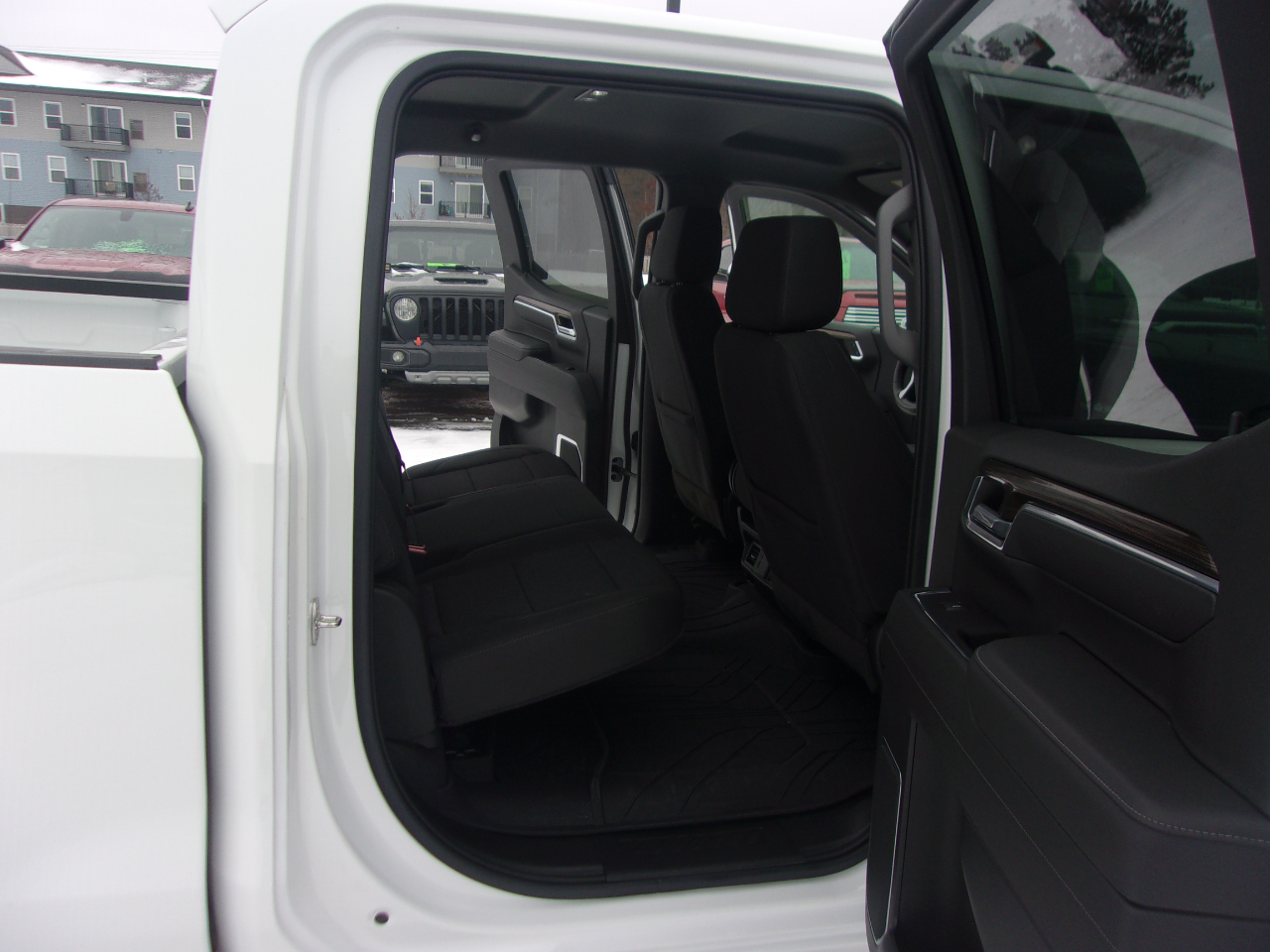 Chevrolet Silverado 1500 4WD Crew Cab 147" LT w/1LT 2022