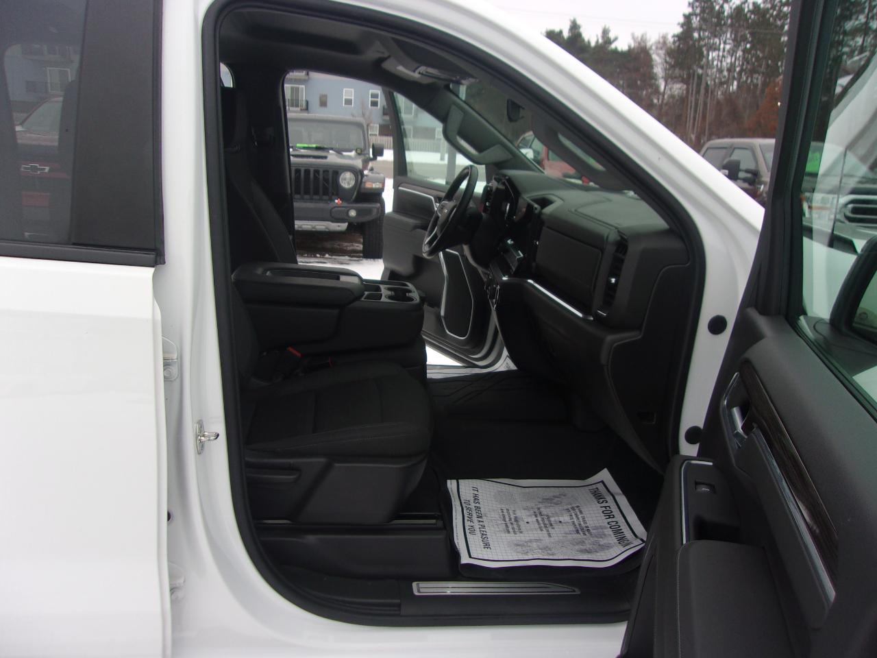 Chevrolet Silverado 1500 4WD Crew Cab 147" LT w/1LT 2022