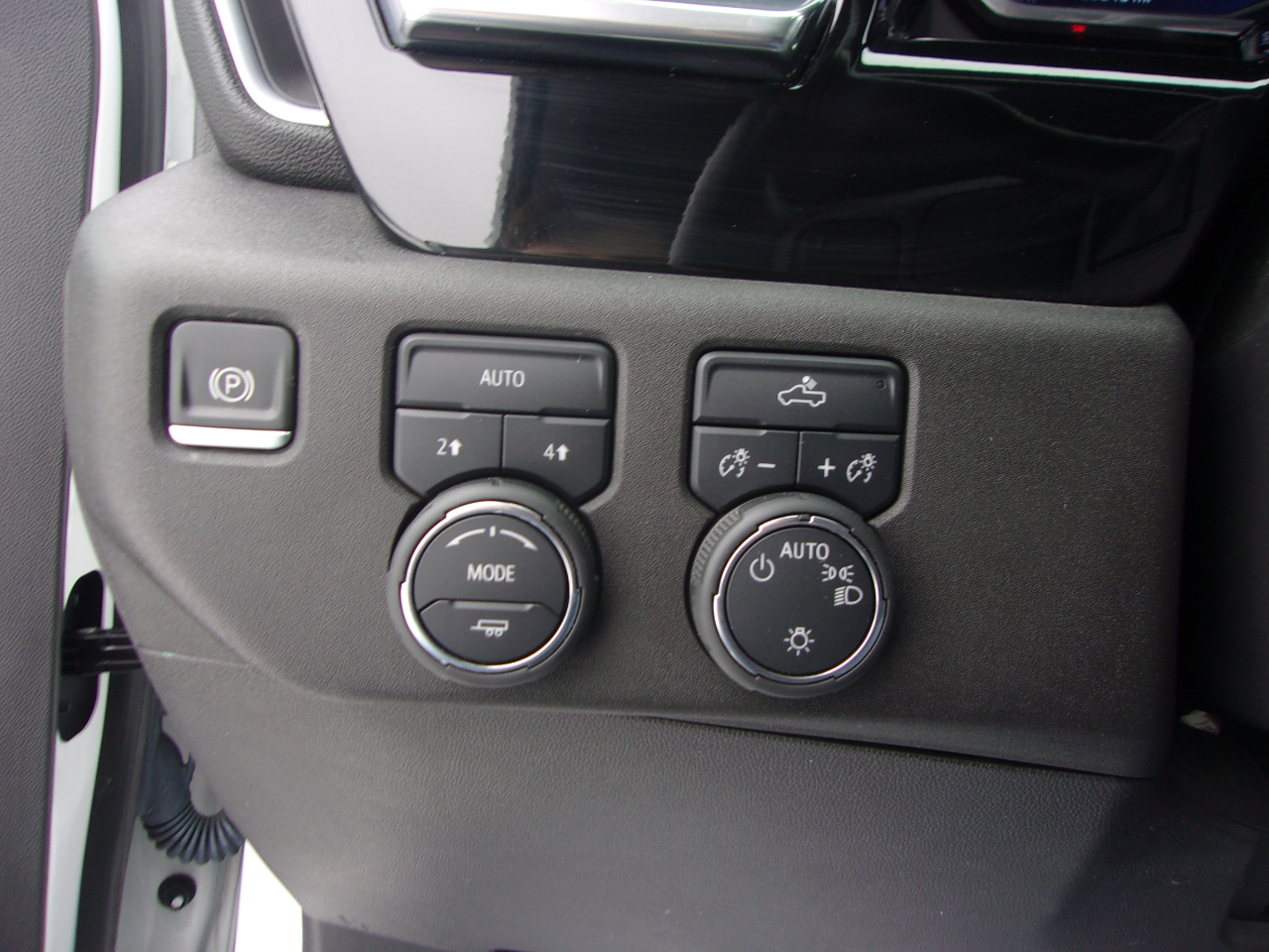 Chevrolet Silverado 1500 4WD Crew Cab 147" LT w/1LT 2022