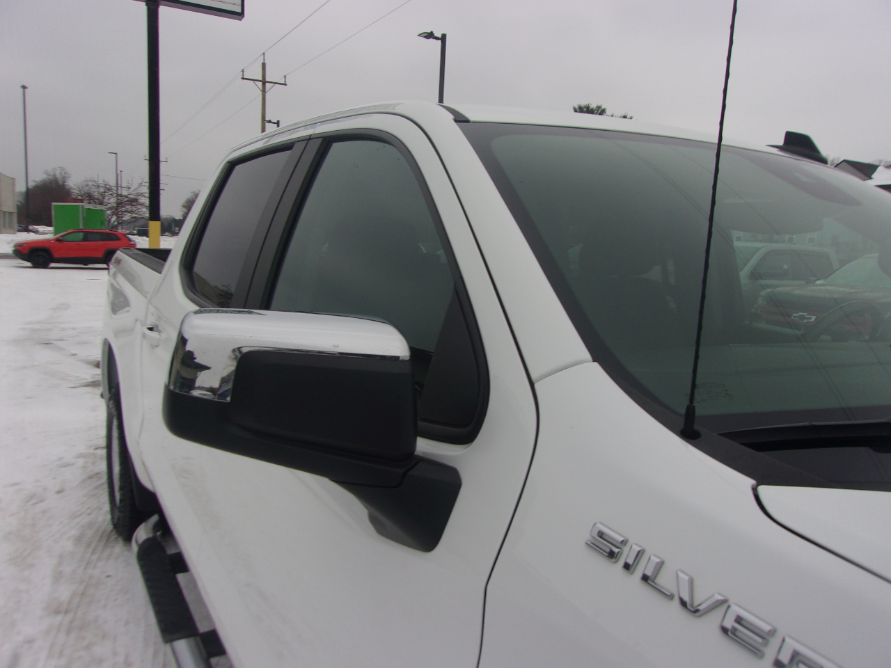 Chevrolet Silverado 1500 4WD Crew Cab 147" LT w/1LT 2022