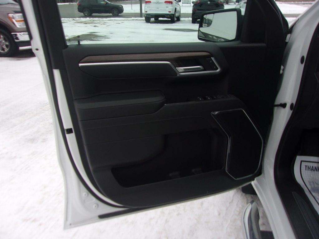 Chevrolet Silverado 1500 4WD Crew Cab 147" LT w/1LT 2022