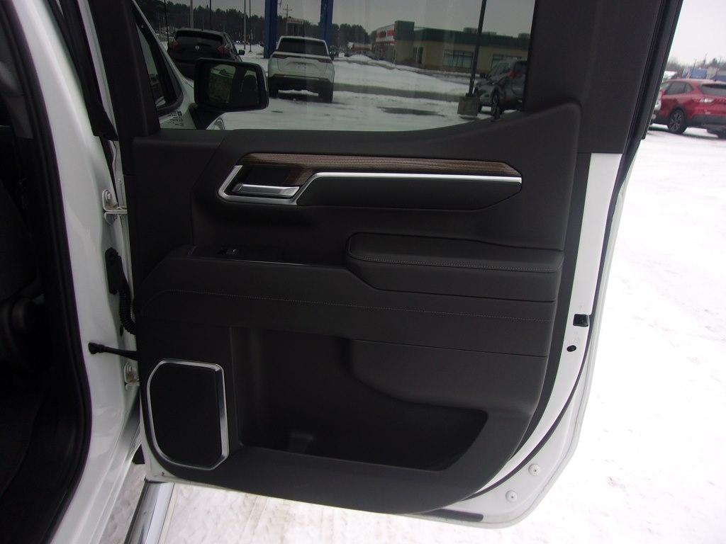 Chevrolet Silverado 1500 4WD Crew Cab 147" LT w/1LT 2022