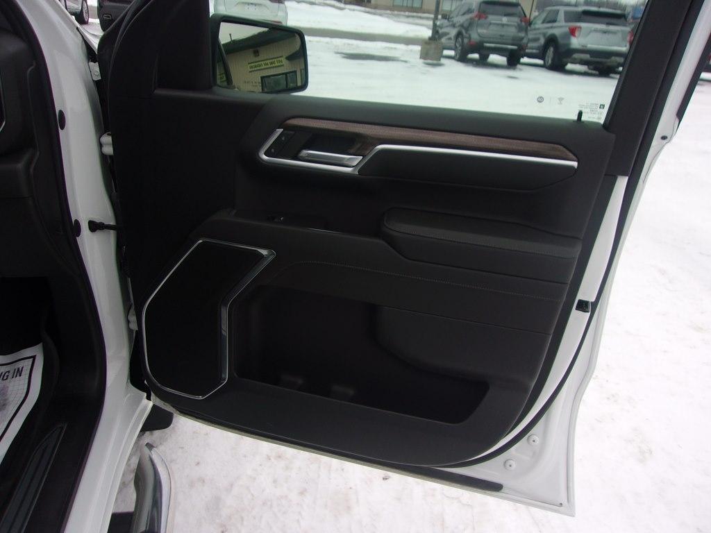 Chevrolet Silverado 1500 4WD Crew Cab 147" LT w/1LT 2022