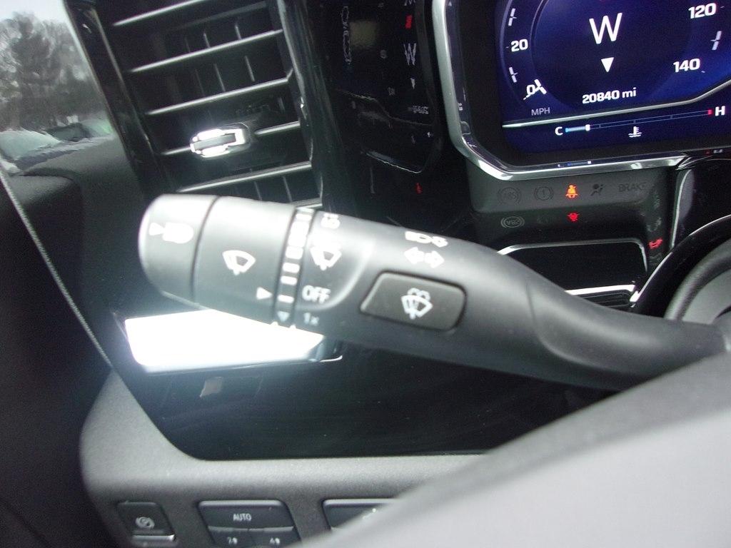 Chevrolet Silverado 1500 4WD Crew Cab 147" LT w/1LT 2022