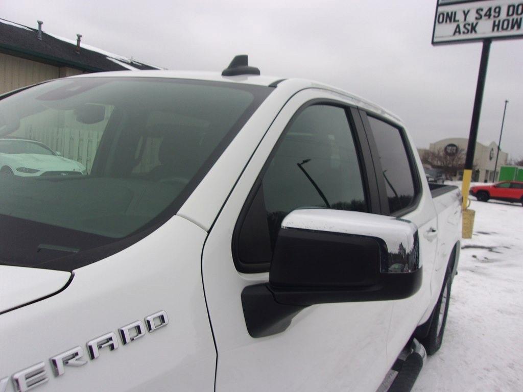 Chevrolet Silverado 1500 4WD Crew Cab 147" LT w/1LT 2022