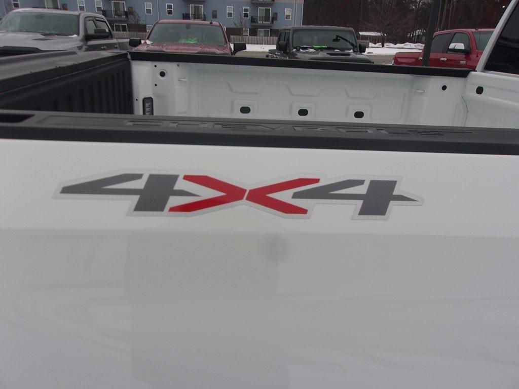 Chevrolet Silverado 1500 4WD Crew Cab 147" LT w/1LT 2022