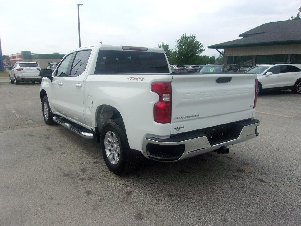 Chevrolet Silverado 1500 4WD Crew Cab 147" LT w/1LT 2022