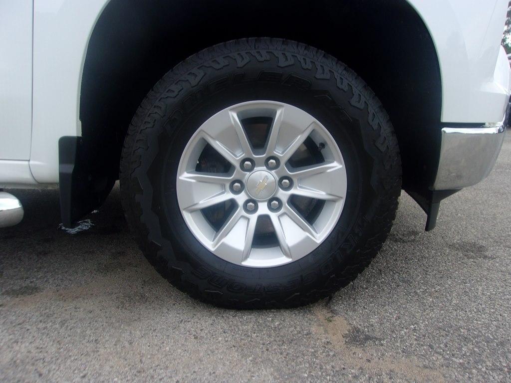 Chevrolet Silverado 1500 4WD Crew Cab 147" LT w/1LT 2022