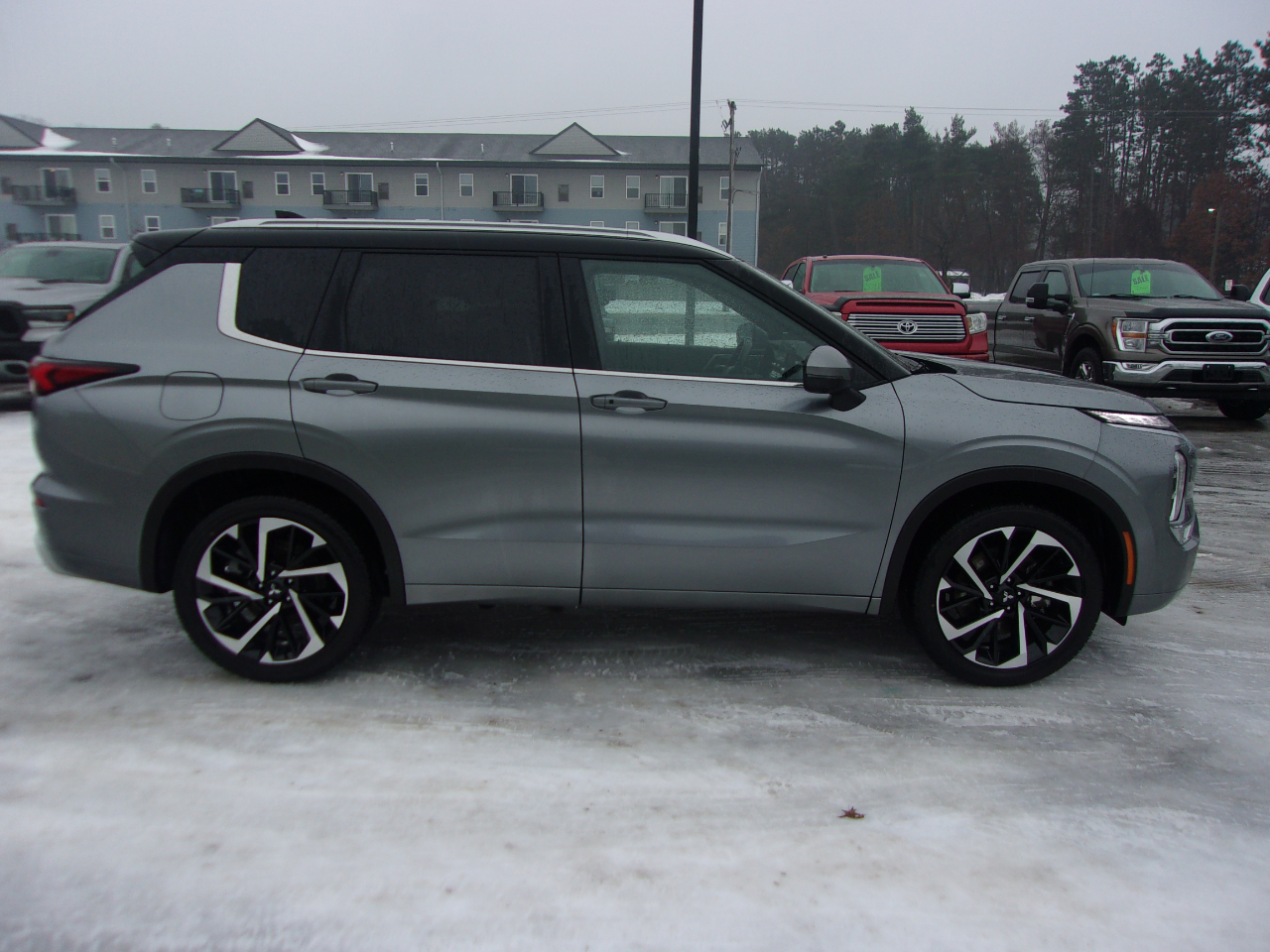 Mitsubishi Outlander SEL S-AWC 2024