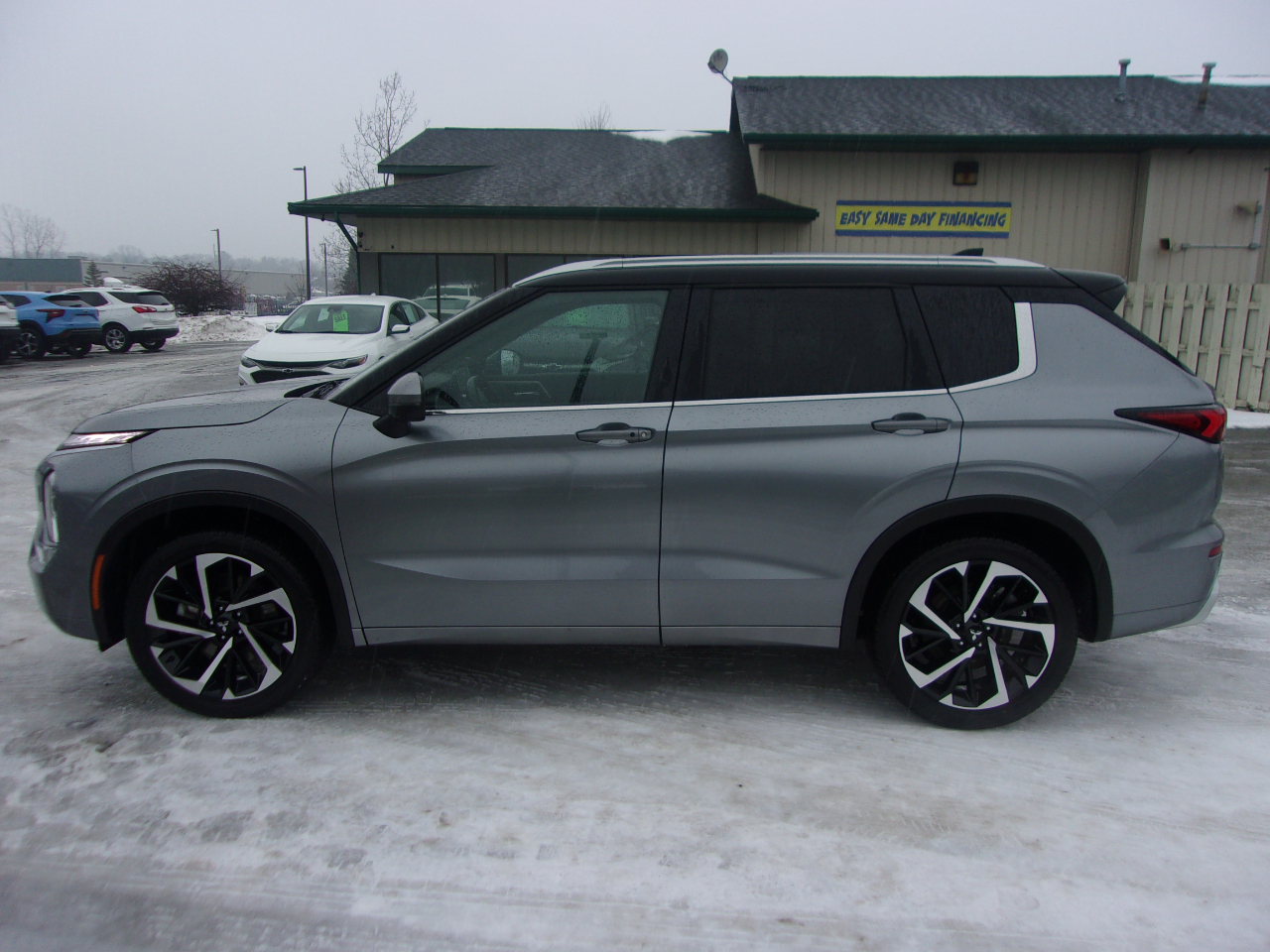 Mitsubishi Outlander SEL S-AWC 2024