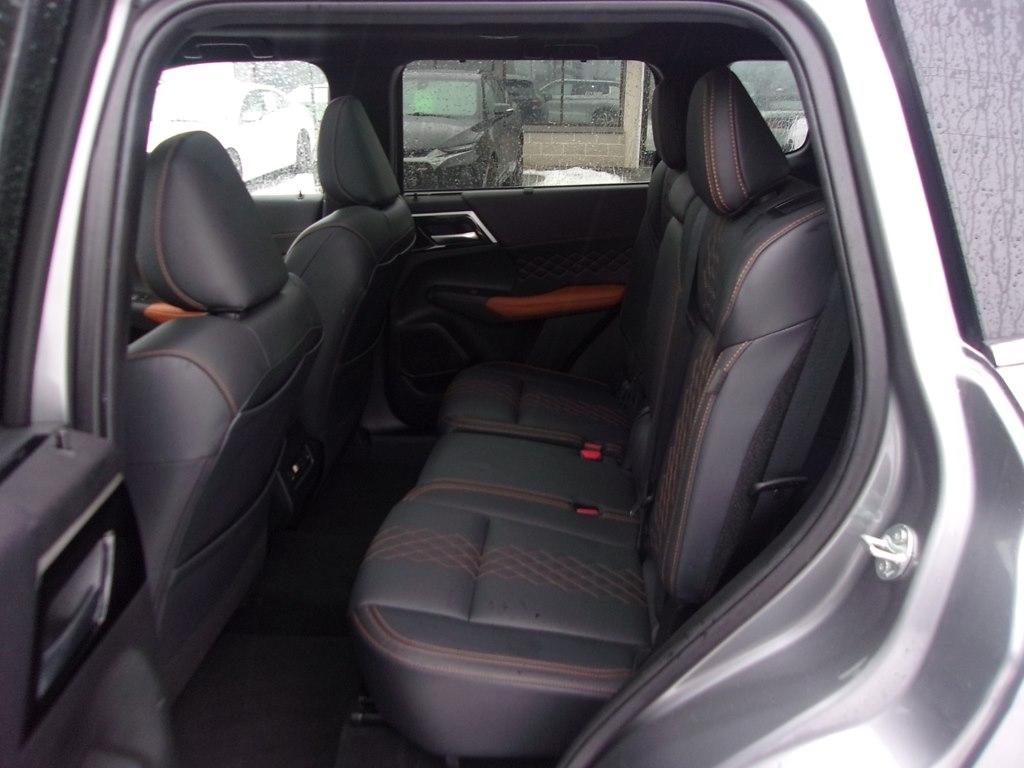 Mitsubishi Outlander SEL S-AWC 2024