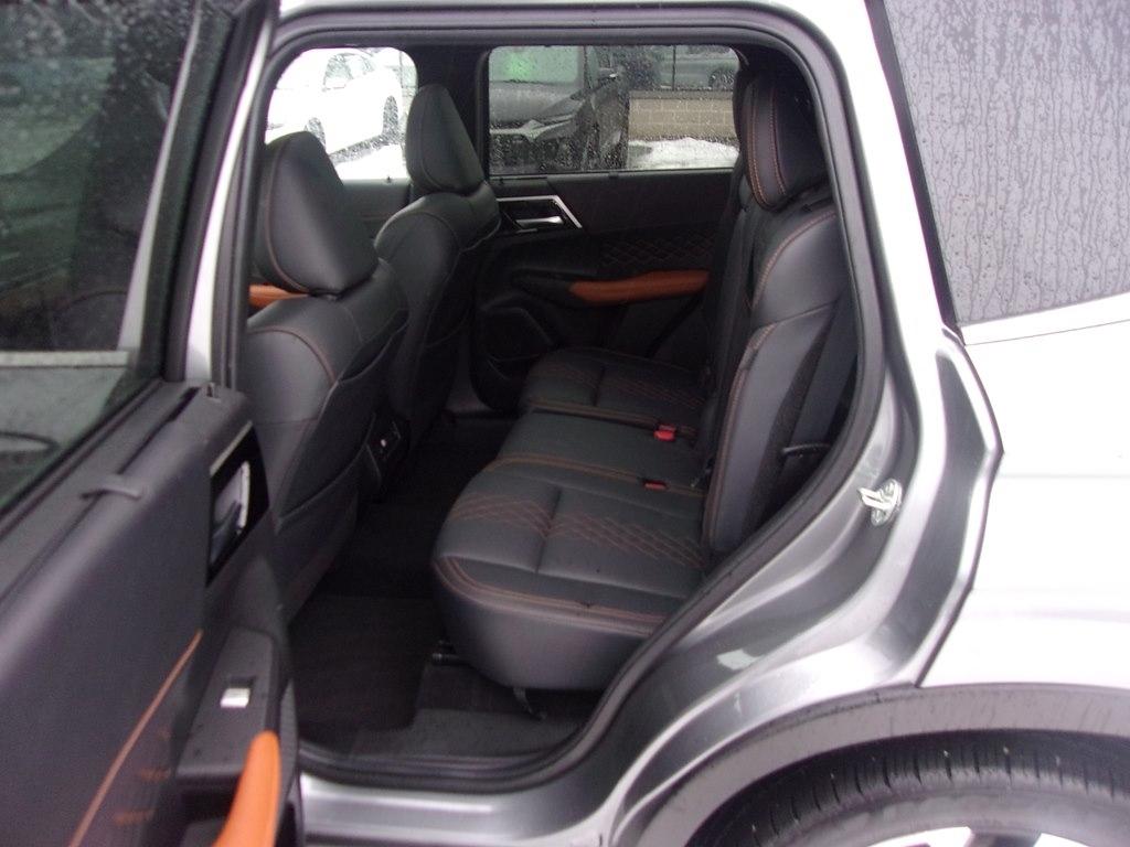 Mitsubishi Outlander SEL S-AWC 2024