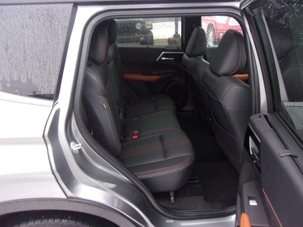 Mitsubishi Outlander SEL S-AWC 2024