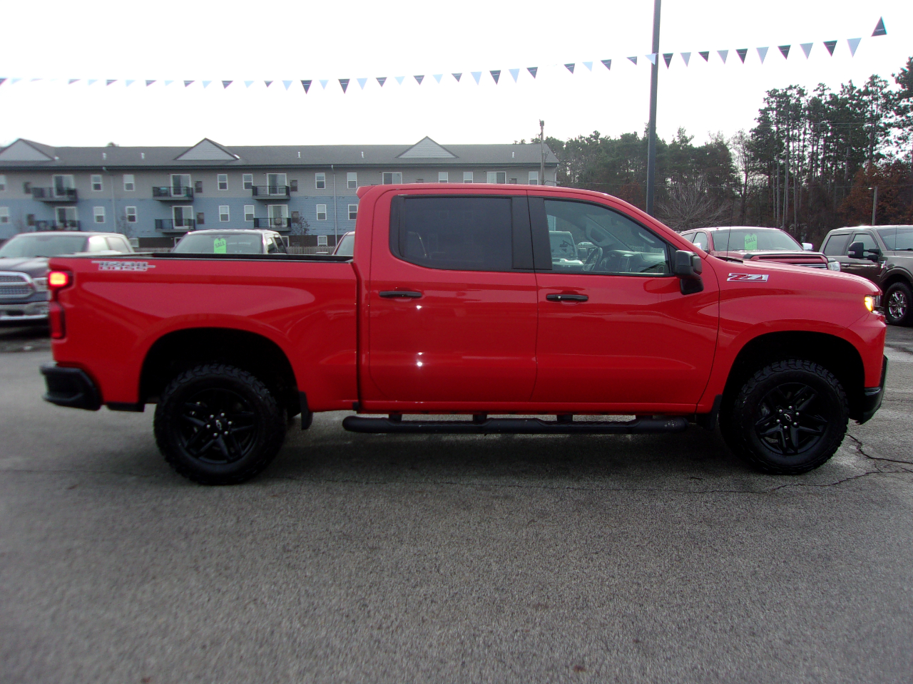 Chevrolet Silverado 1500 4WD Crew Cab 147" LT Trail Boss 2021