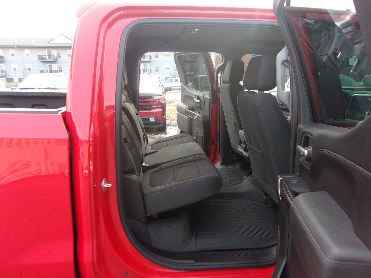 Chevrolet Silverado 1500 4WD Crew Cab 147" LT Trail Boss 2021