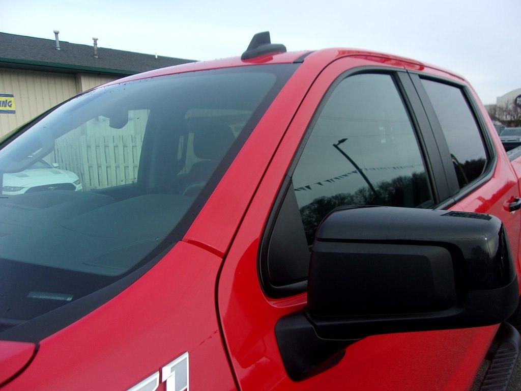 Chevrolet Silverado 1500 4WD Crew Cab 147" LT Trail Boss 2021