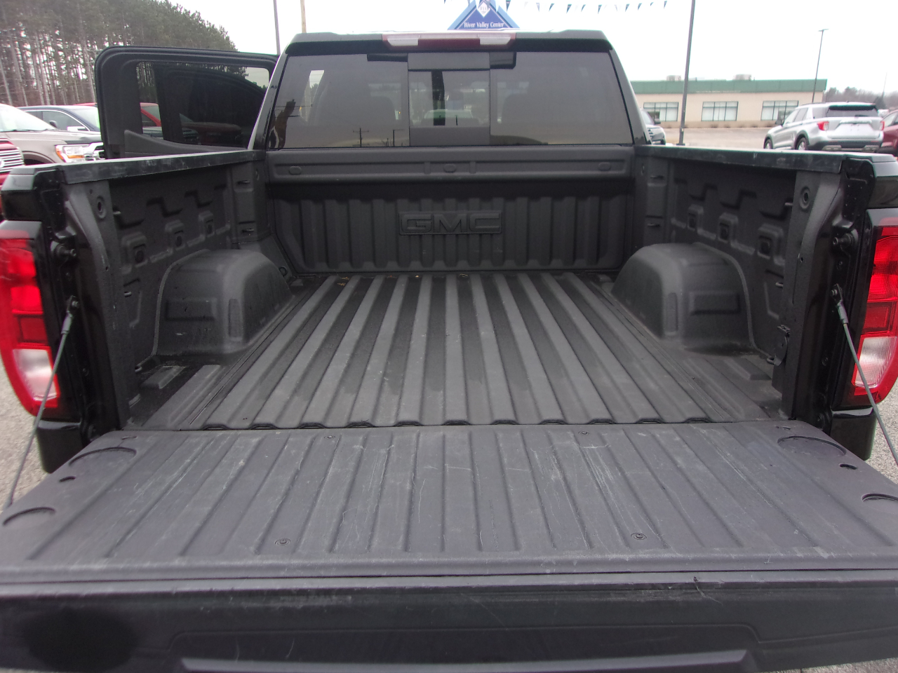 GMC Sierra 1500 4WD Crew Cab 147" Elevation 2021