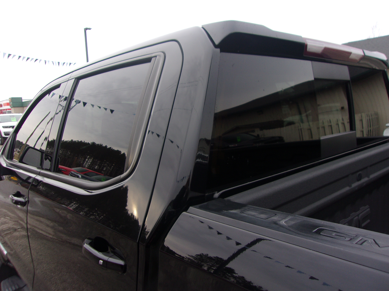 GMC Sierra 1500 4WD Crew Cab 147" Elevation 2021