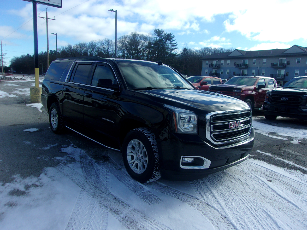 GMC Yukon XL 4WD 4dr SLT 2017