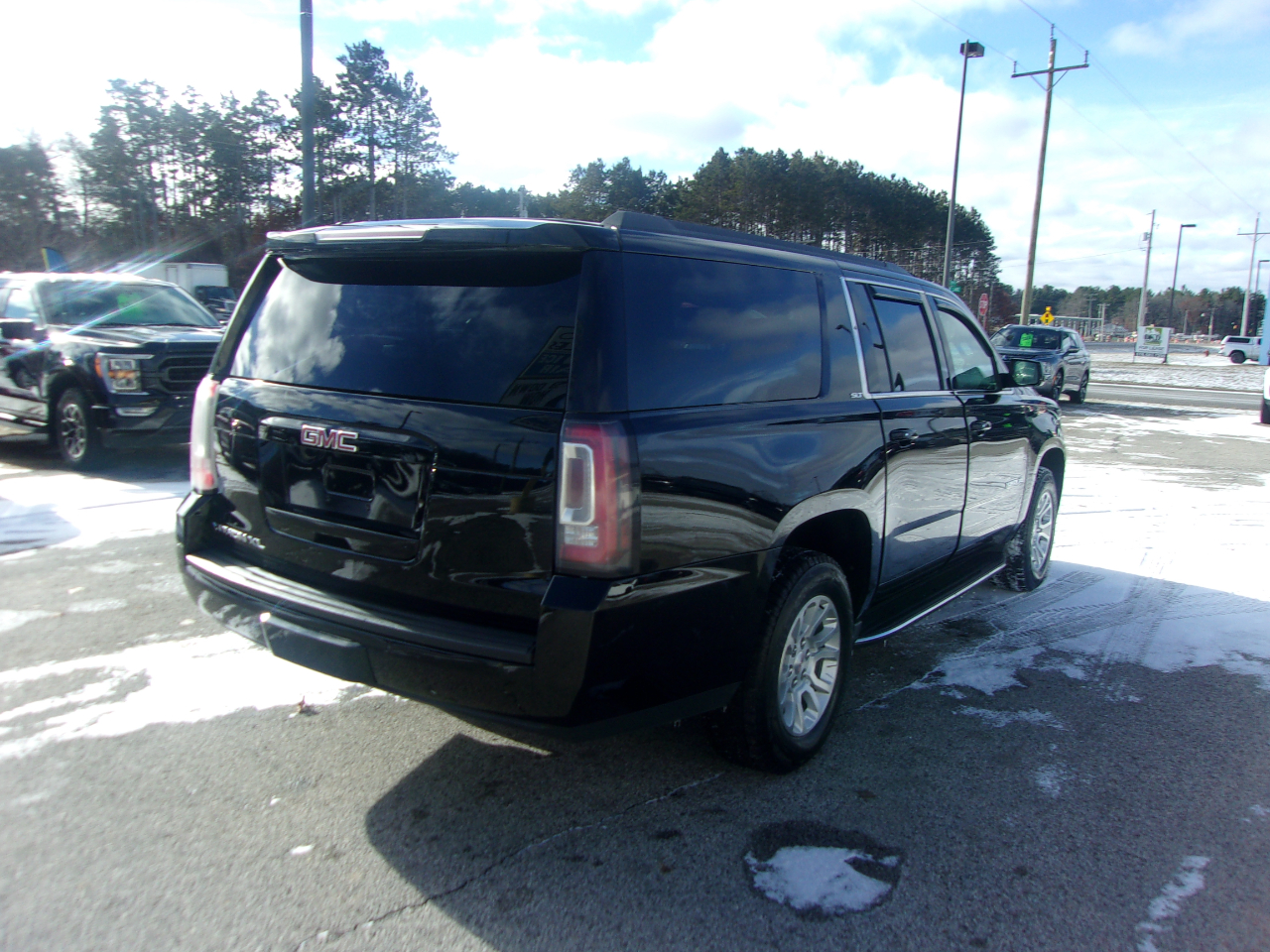 GMC Yukon XL 4WD 4dr SLT 2017