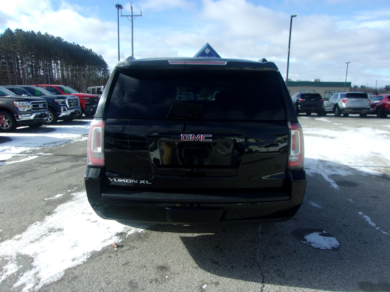 GMC Yukon XL 4WD 4dr SLT 2017