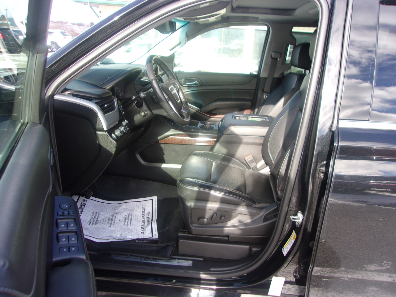 GMC Yukon XL 4WD 4dr SLT 2017