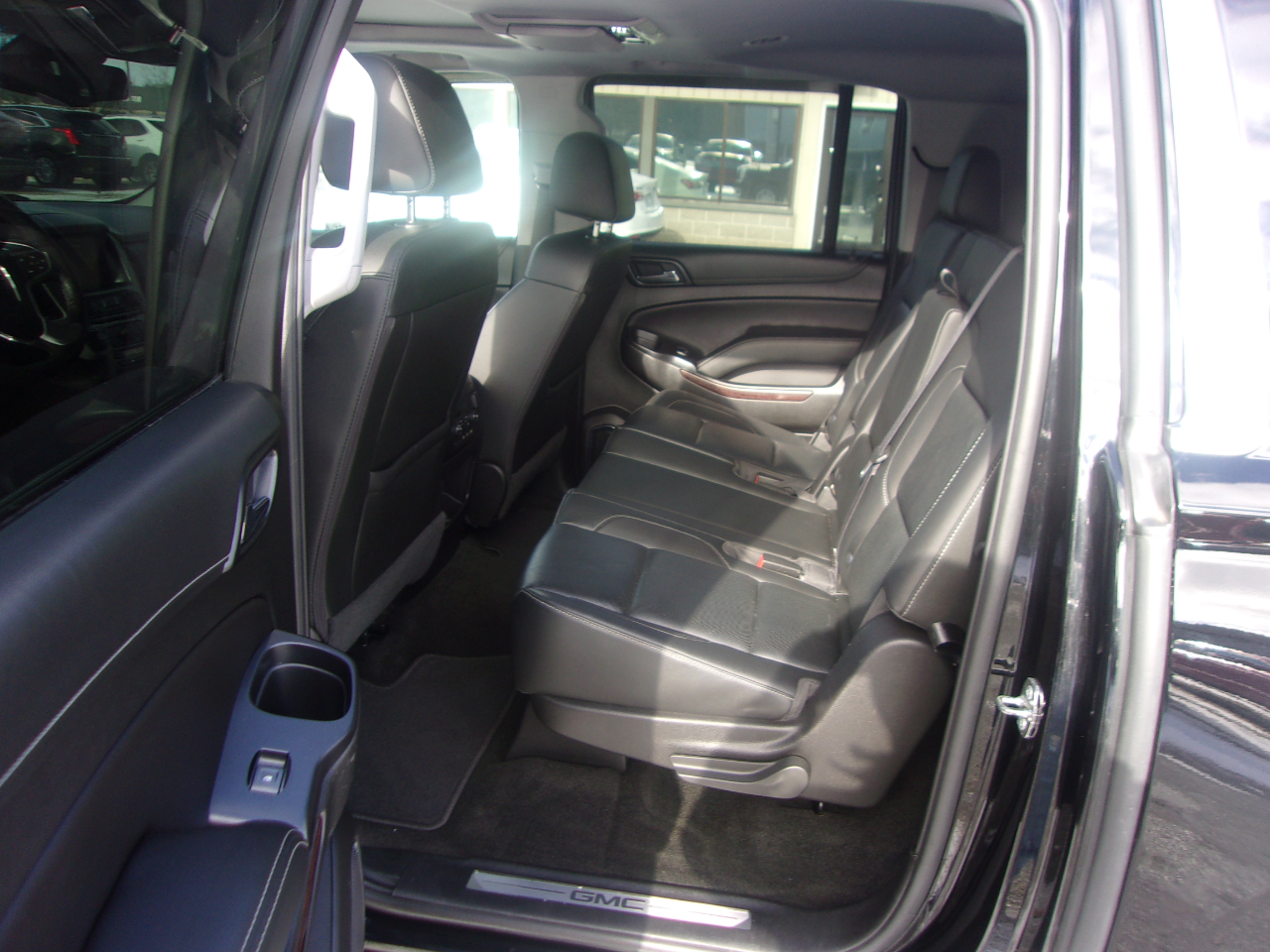 GMC Yukon XL 4WD 4dr SLT 2017