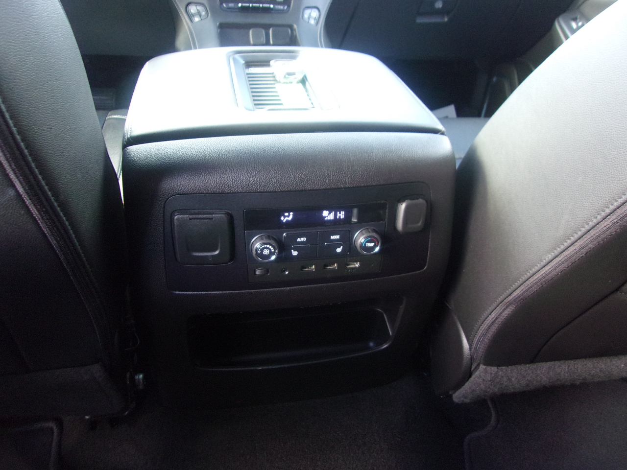 GMC Yukon XL 4WD 4dr SLT 2017