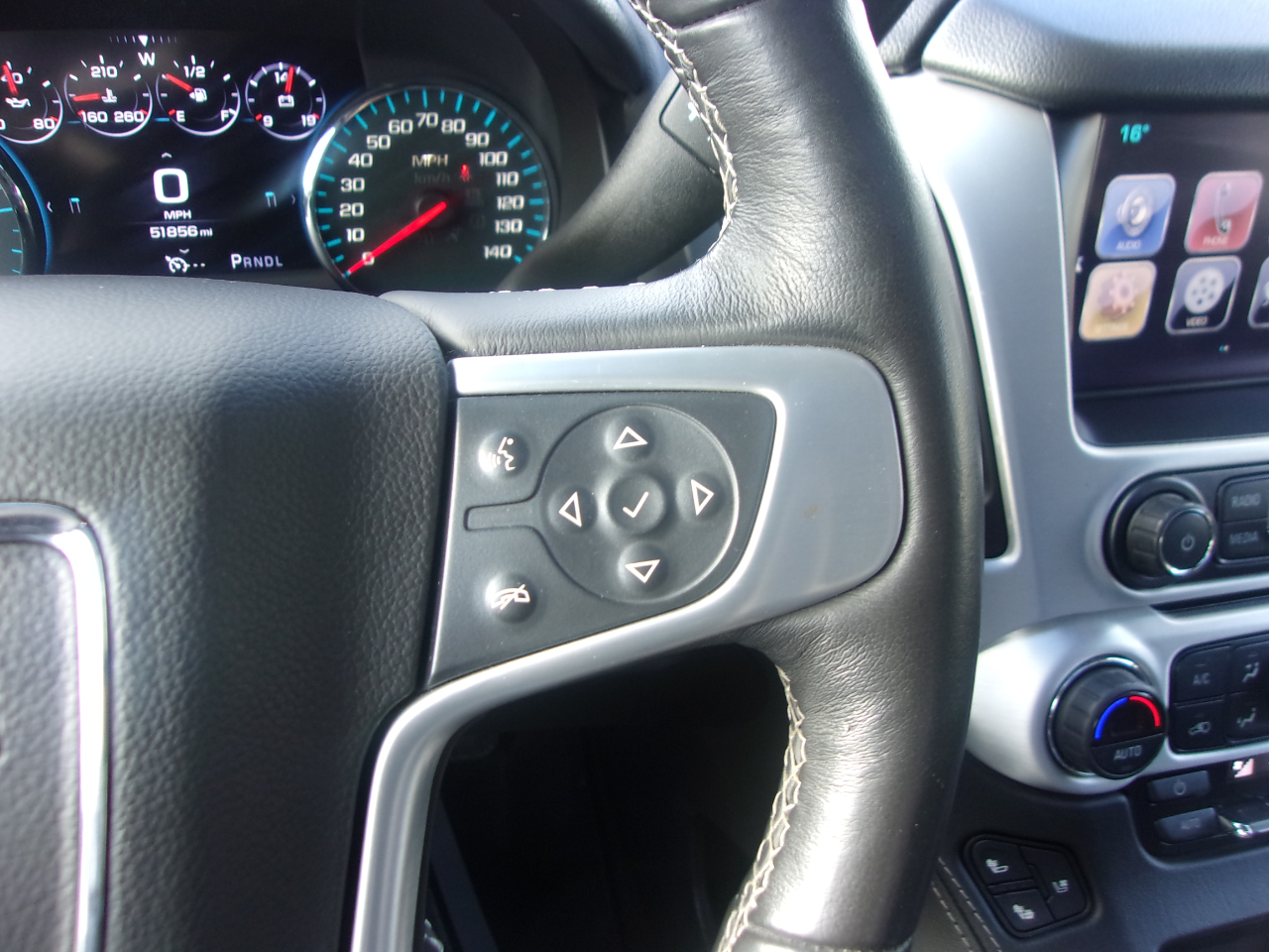 GMC Yukon XL 4WD 4dr SLT 2017