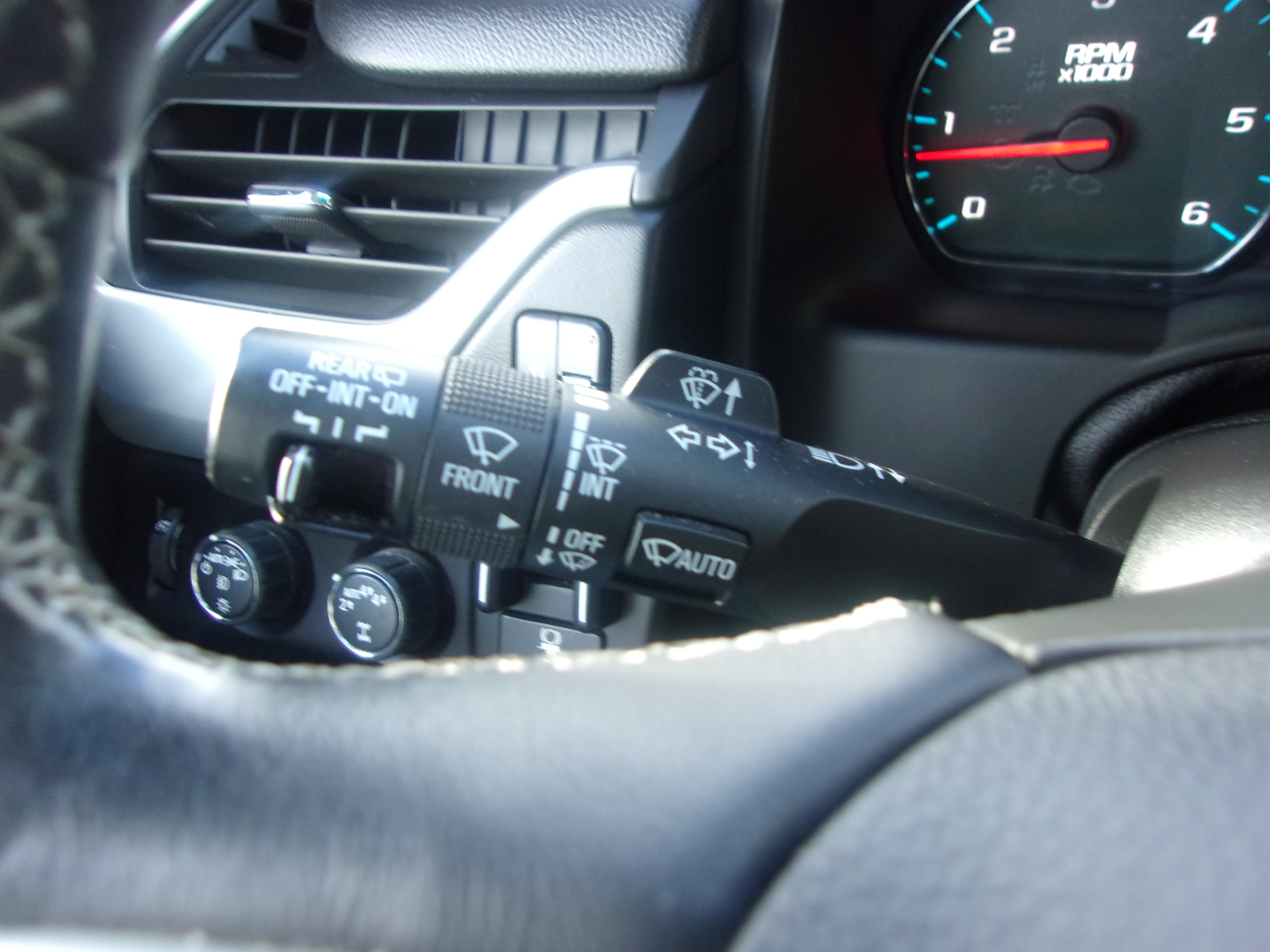 GMC Yukon XL 4WD 4dr SLT 2017