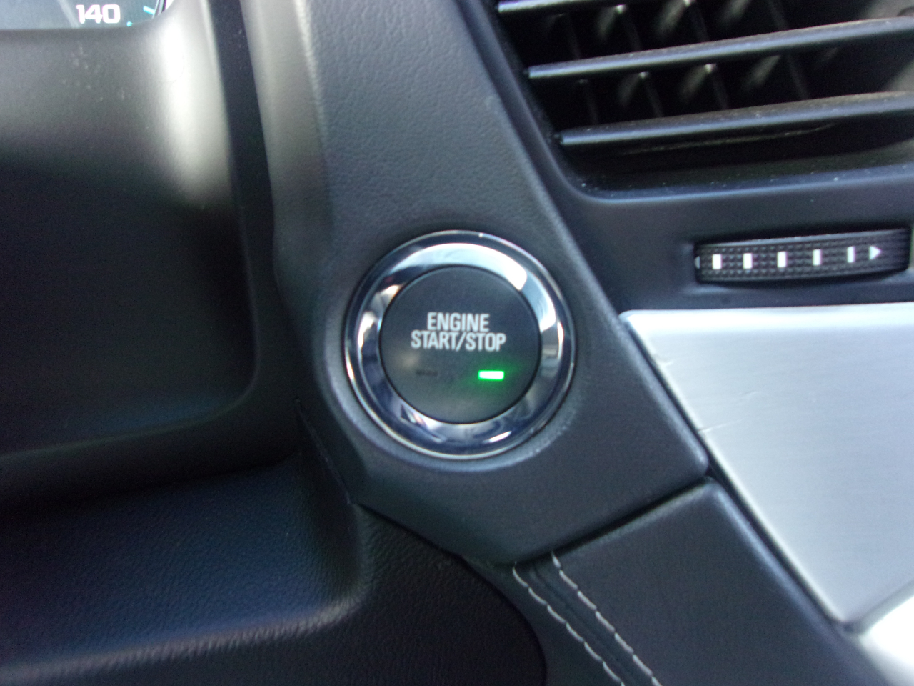 GMC Yukon XL 4WD 4dr SLT 2017