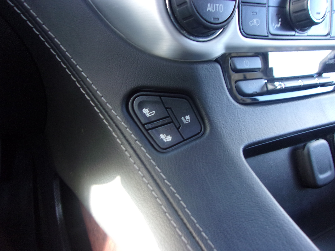 GMC Yukon XL 4WD 4dr SLT 2017