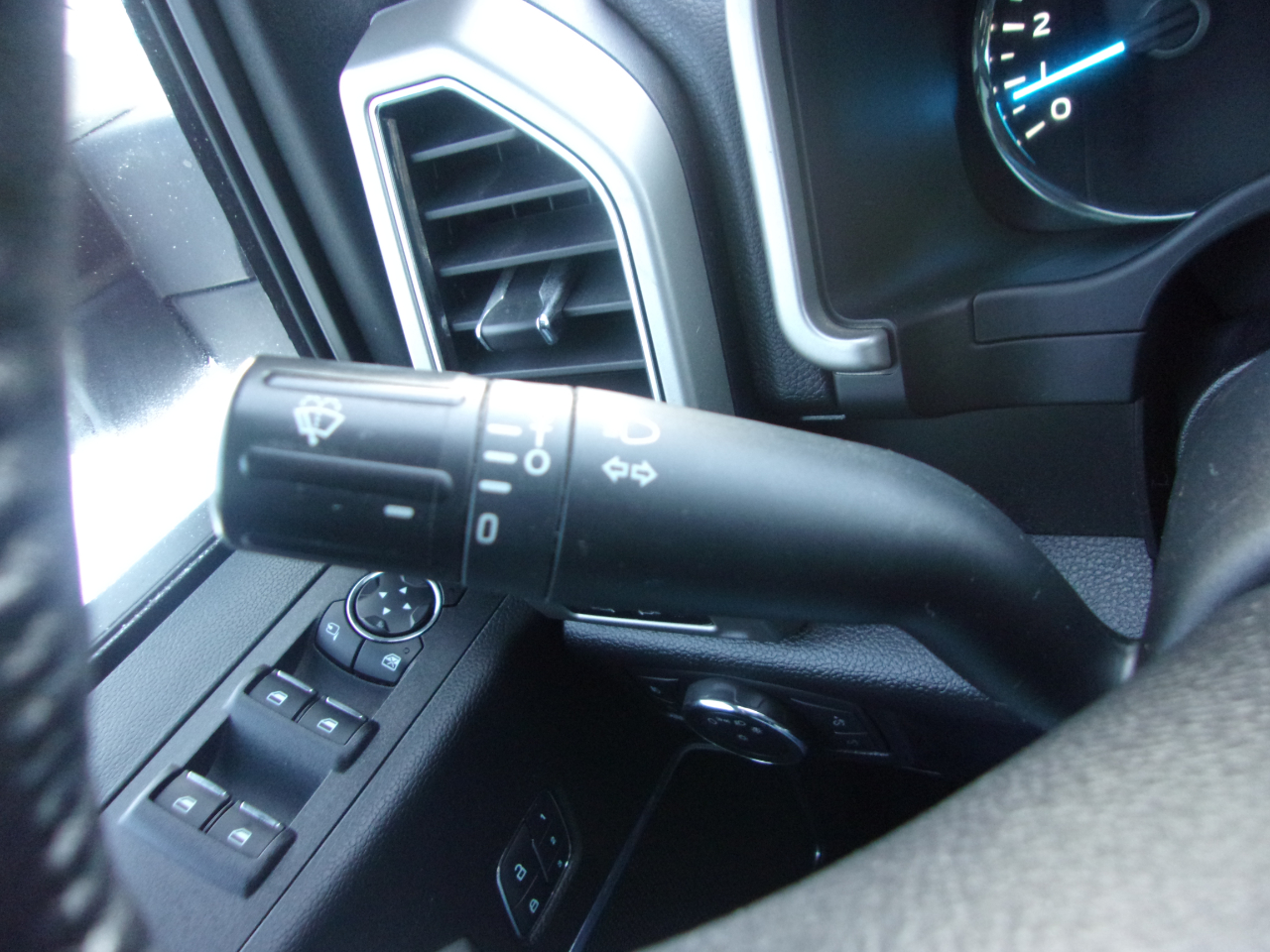 Ford F-150 Lariat 4WD SuperCrew 5.5' Box 2018