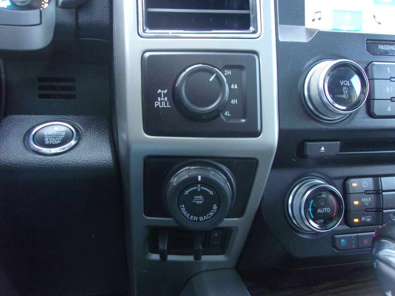 Ford F-150 Lariat 4WD SuperCrew 5.5' Box 2018