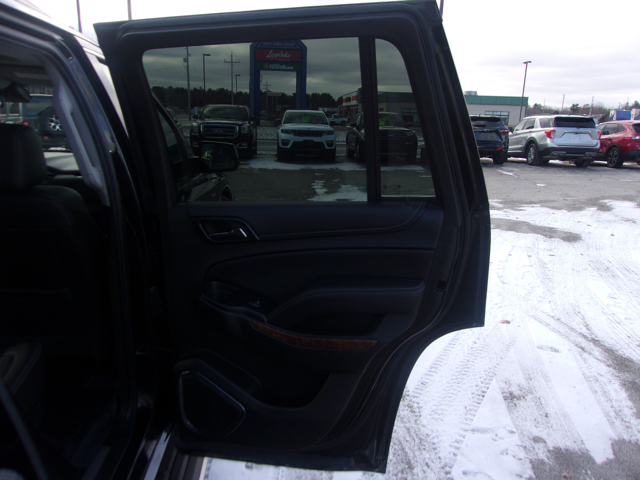 Chevrolet Tahoe 4WD 4dr Premier 2018