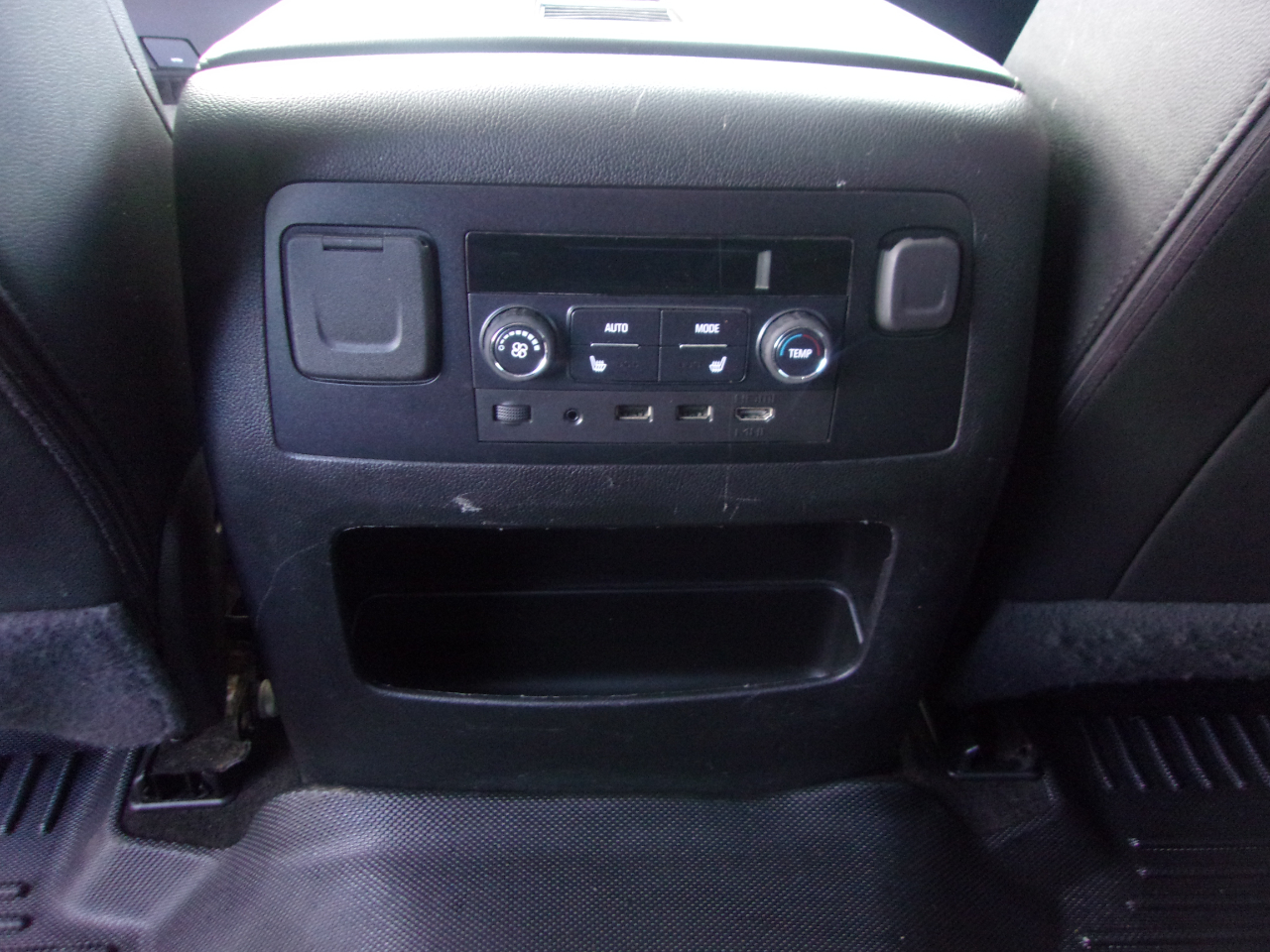 Chevrolet Tahoe 4WD 4dr Premier 2018