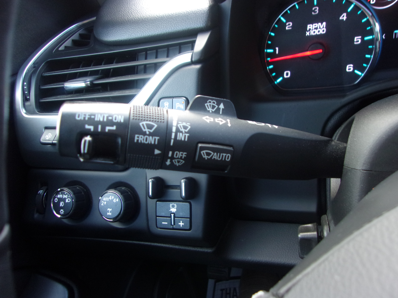 Chevrolet Tahoe 4WD 4dr Premier 2018