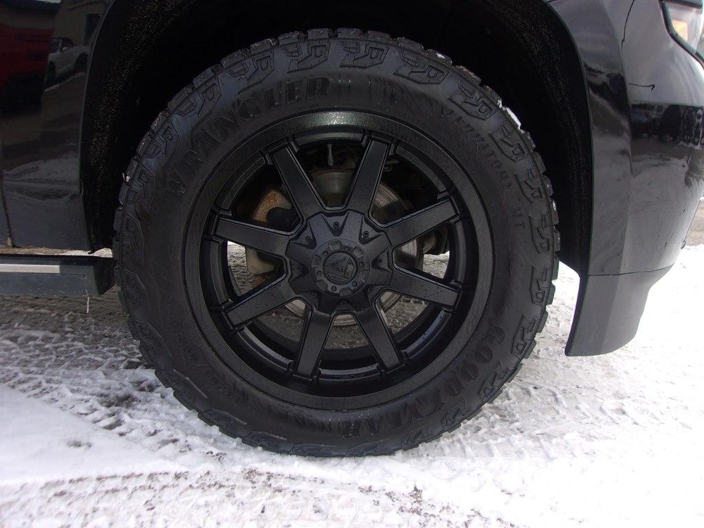 Chevrolet Tahoe 4WD 4dr Premier 2018