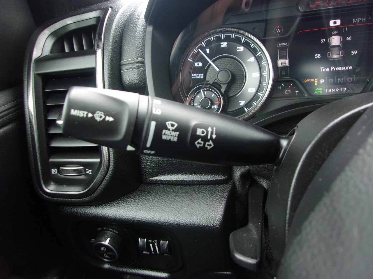 RAM 1500 Rebel 4x4 Crew Cab 5'7" Box 2022