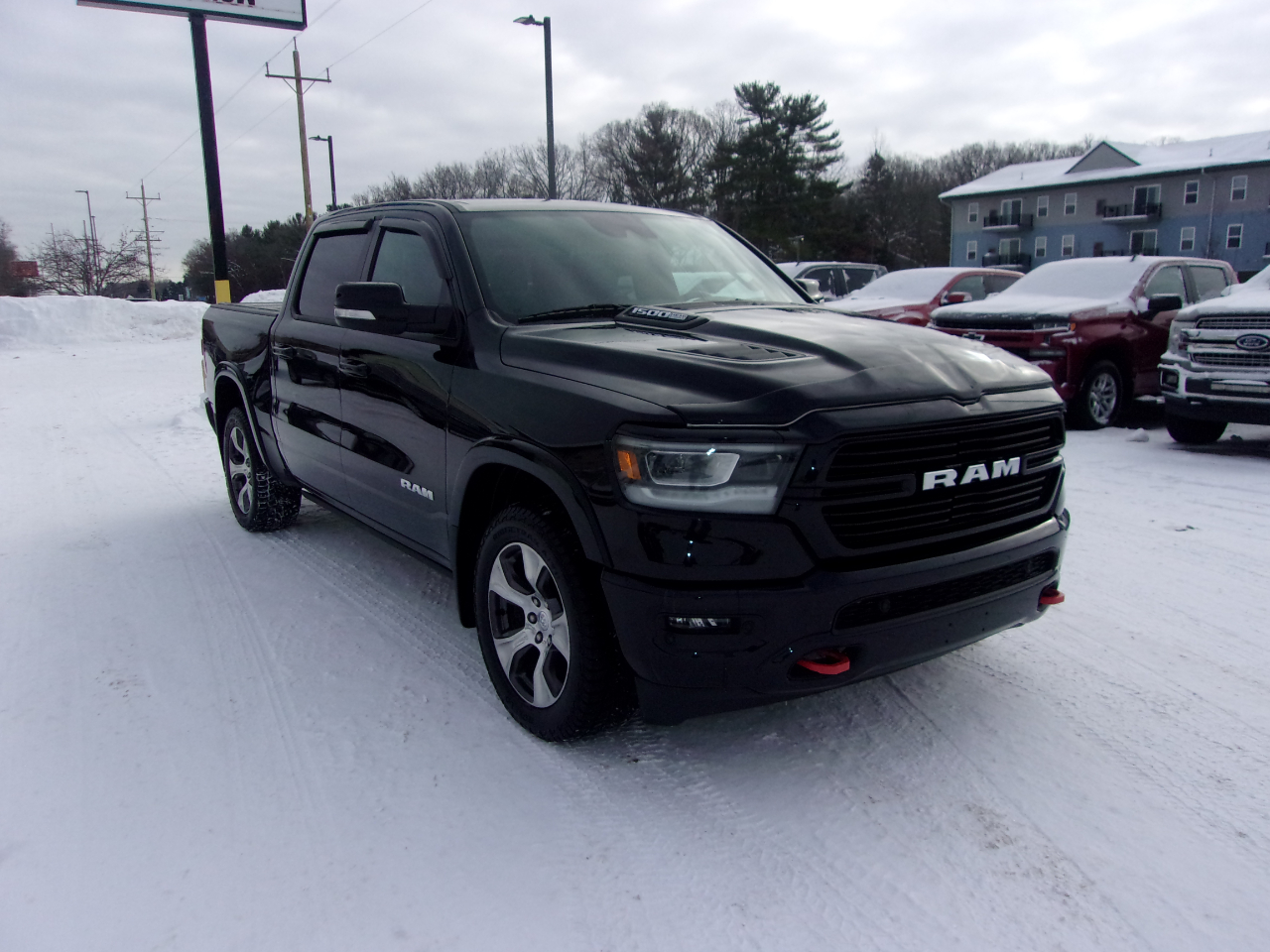 RAM 1500 Laramie 4x4 Crew Cab 5'7" Box 2022