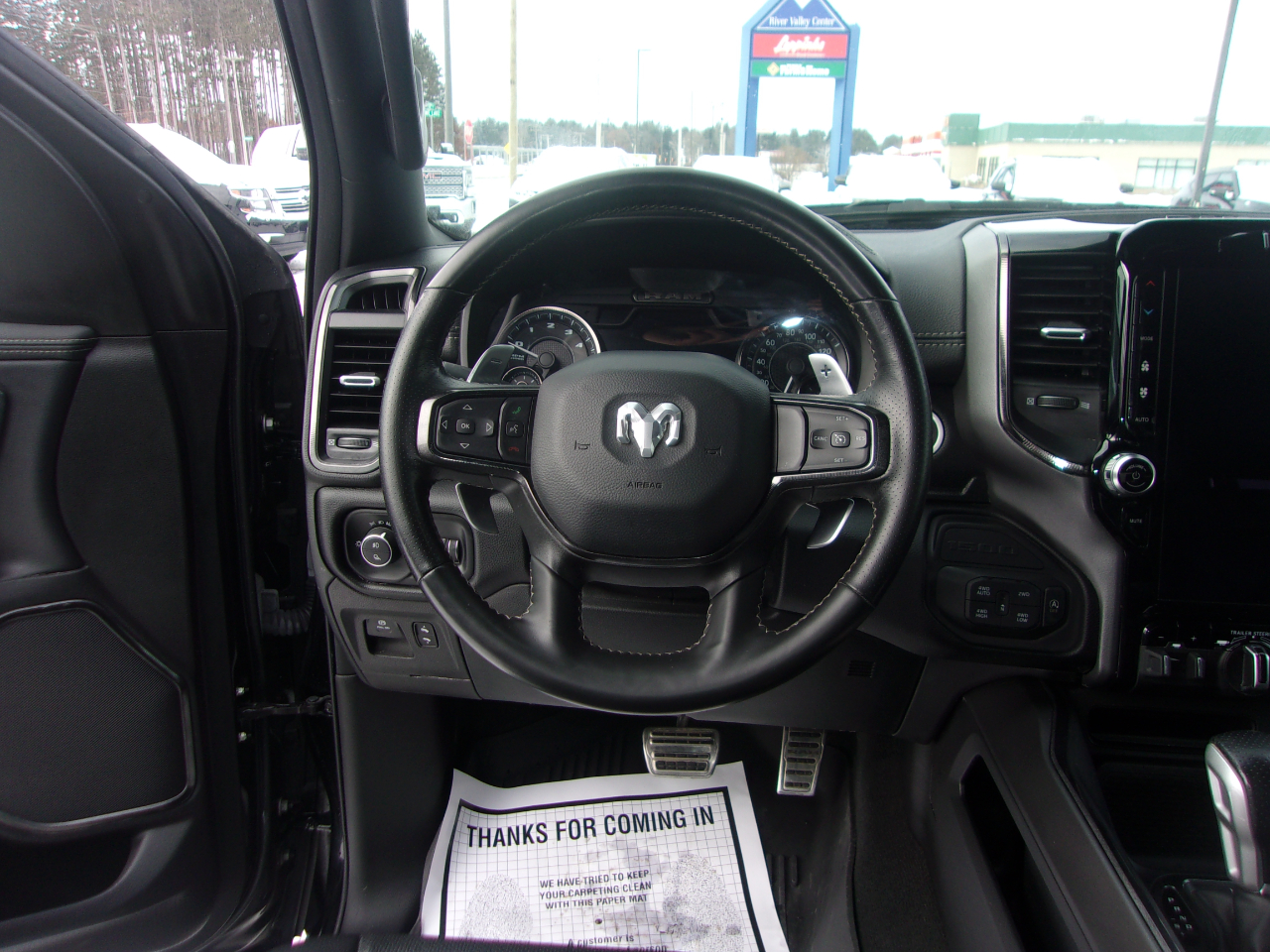 RAM 1500 Laramie 4x4 Crew Cab 5'7" Box 2022