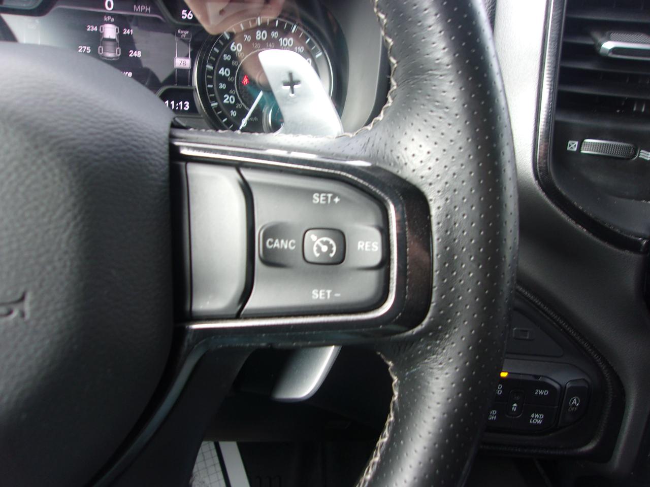 RAM 1500 Laramie 4x4 Crew Cab 5'7" Box 2022