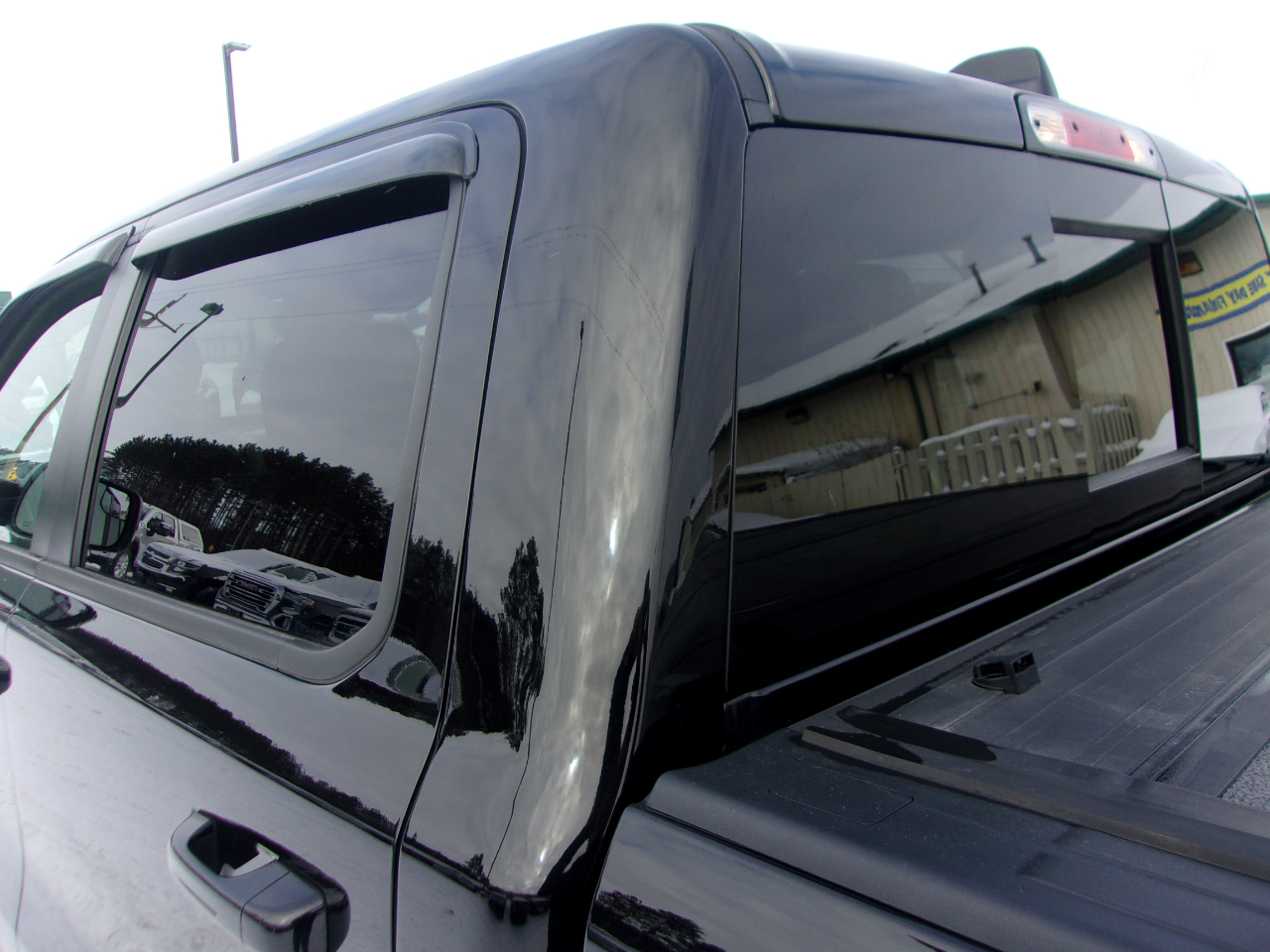 RAM 1500 Laramie 4x4 Crew Cab 5'7" Box 2022