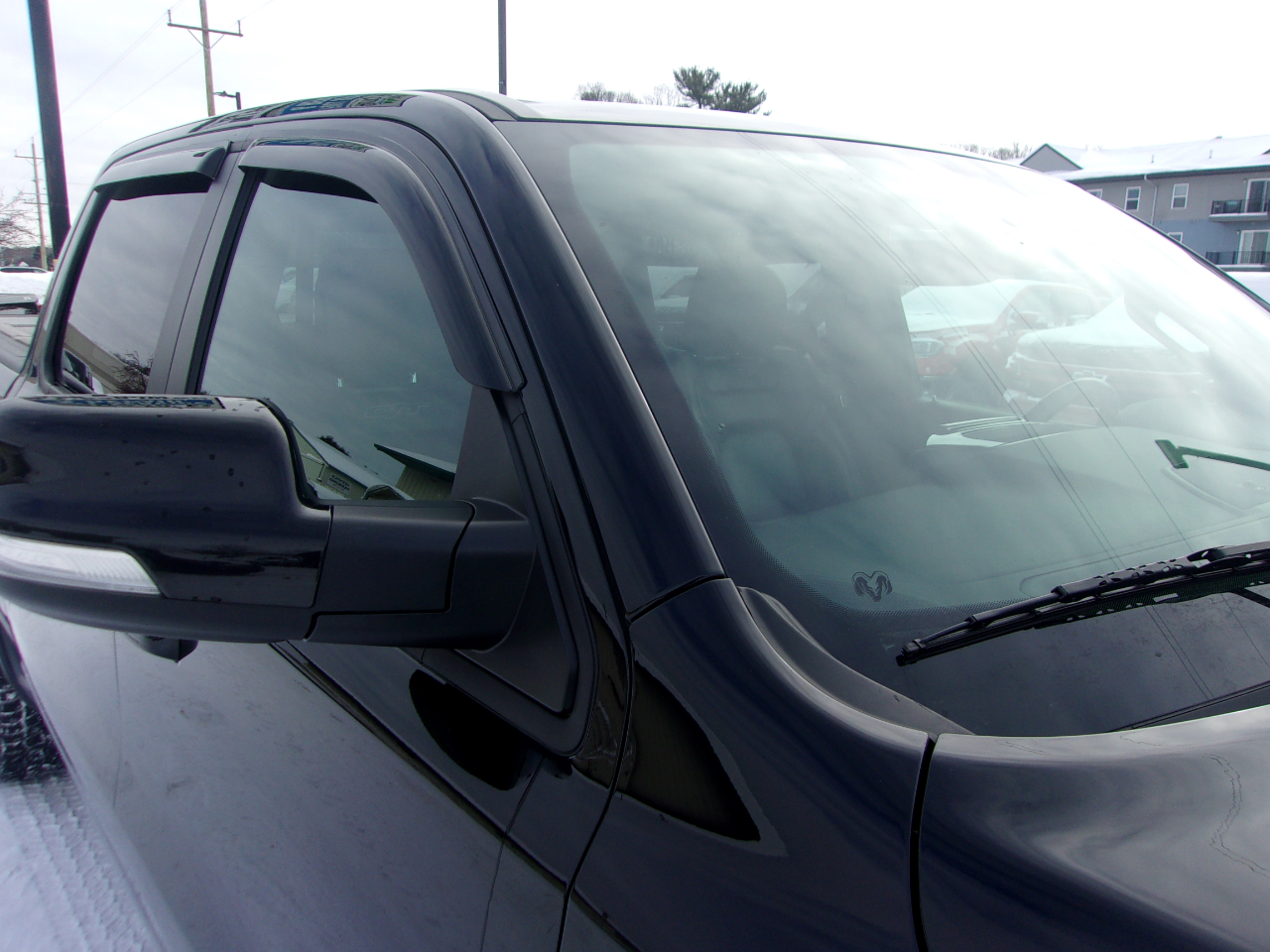 RAM 1500 Laramie 4x4 Crew Cab 5'7" Box 2022